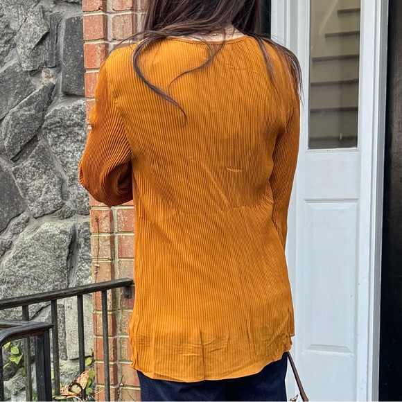 05 Boho Beautiful Pleated lined Top with front Tie - Picture 5 of 5